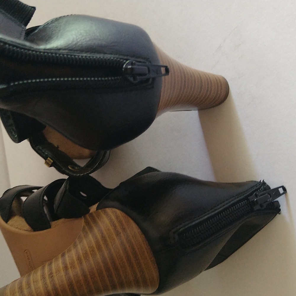 Shoes - Picture 3 of 4